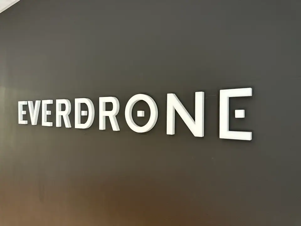 Skylt i Cellplast och Frigolit utan färg (Everdrone)