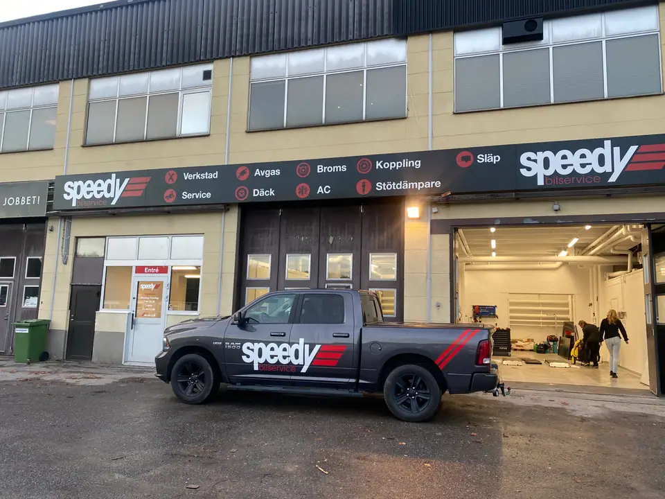 Fasadplåt och bildekor i Sundsvall