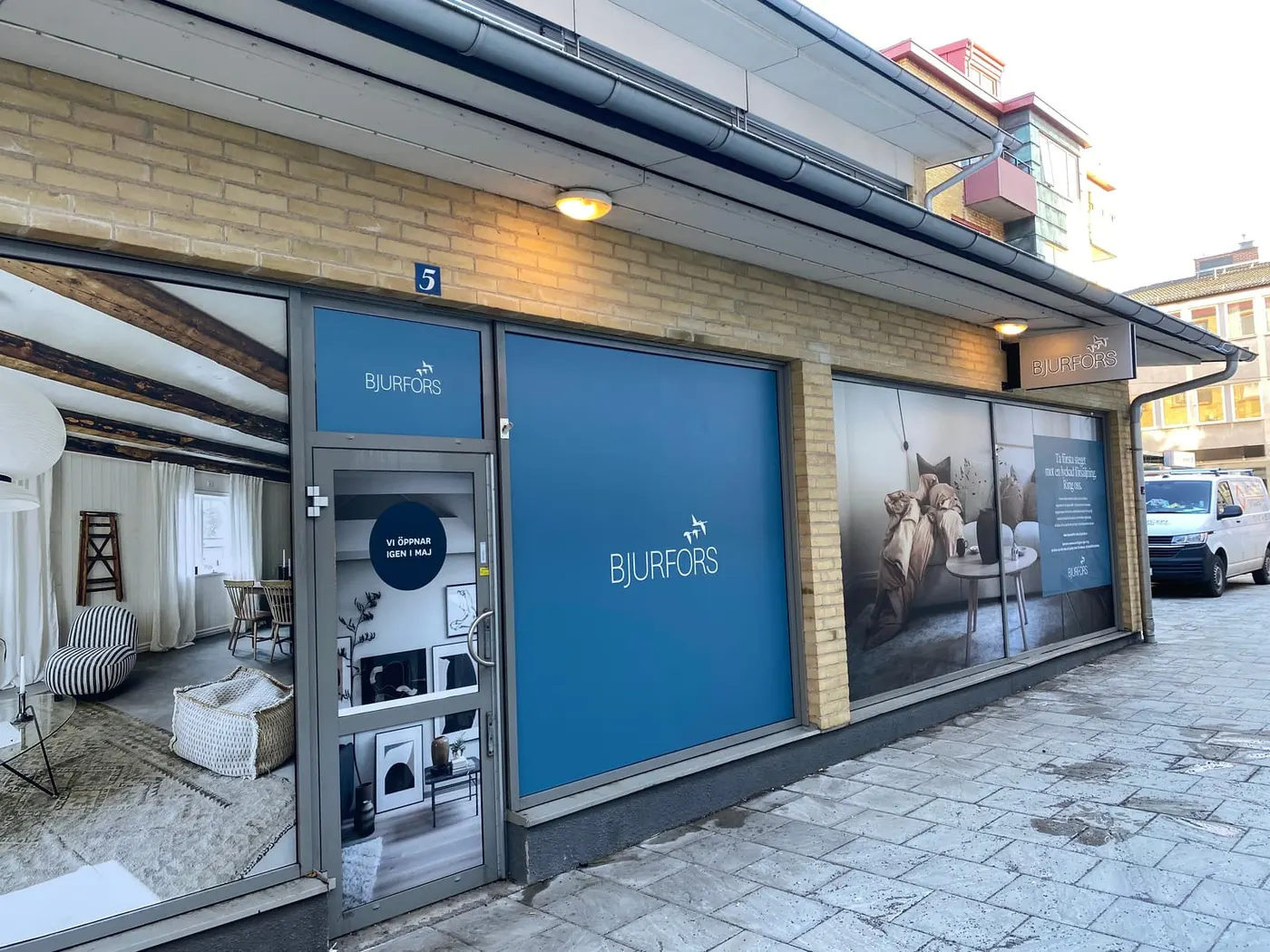 Bjurfors fönsterdekor och foliering på butiksfasad