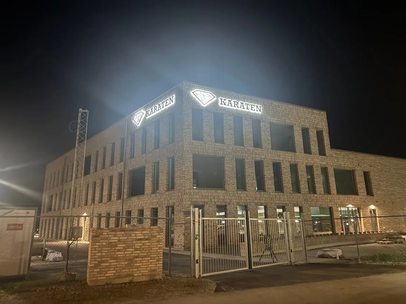 Karaten Malmö P3 en del av lösningen av deras skyltbehov för nya kontoret de byggt